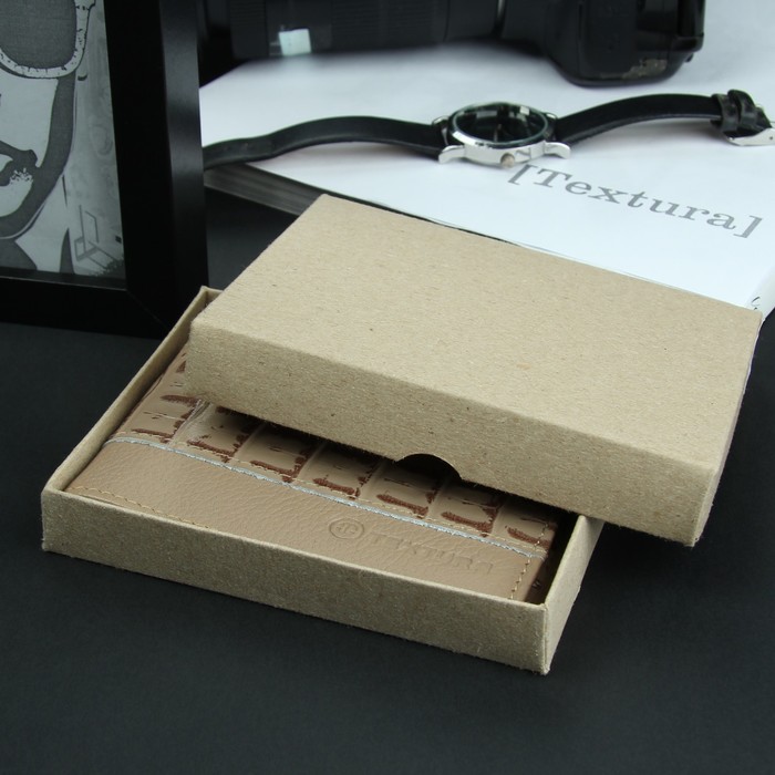 Визитница горизонтальная, 1 ряд, 18 листов, кайман/флотер, цвет бежевый