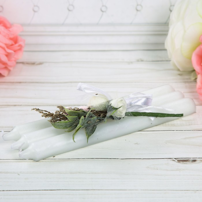 Набор свечи высокие с цветами "Легкости и нежности"