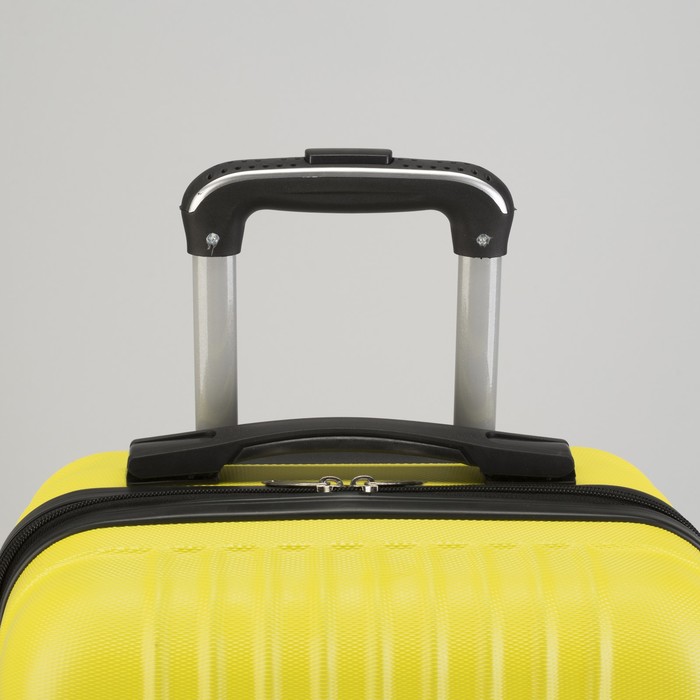 Чемодан малый "Сетка" 20", отдел на молнии, кодовый замок, 4 колеса, цвет жёлтый