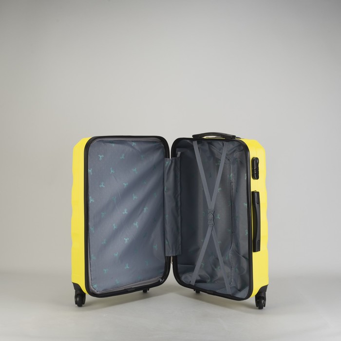 Чемодан средний "Ракушка" 24", отдел на молнии, кодовый замок, 4 колеса, цвет жёлтый