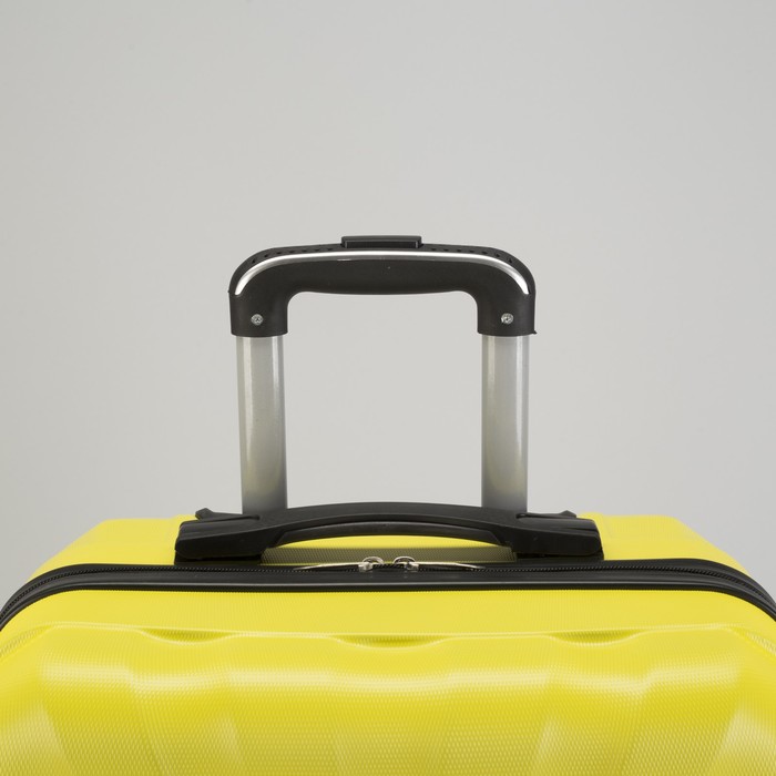 Чемодан средний "Ракушка" 24", отдел на молнии, кодовый замок, 4 колеса, цвет жёлтый