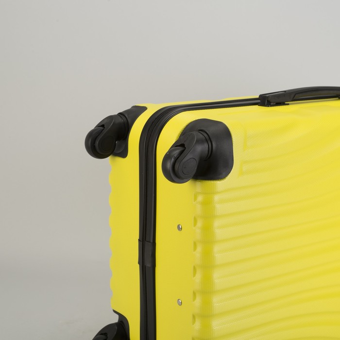 Чемодан средний "Ракушка" 24", отдел на молнии, кодовый замок, 4 колеса, цвет жёлтый