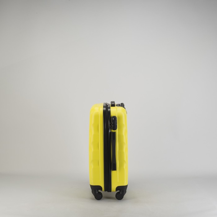 Чемодан малый "Ракушка" 20", отдел на молнии, кодовый замок, 4 колеса, цвет жёлтый