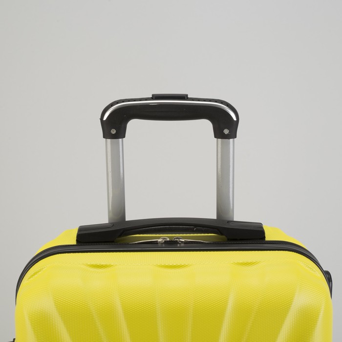 Чемодан малый "Ракушка" 20", отдел на молнии, кодовый замок, 4 колеса, цвет жёлтый