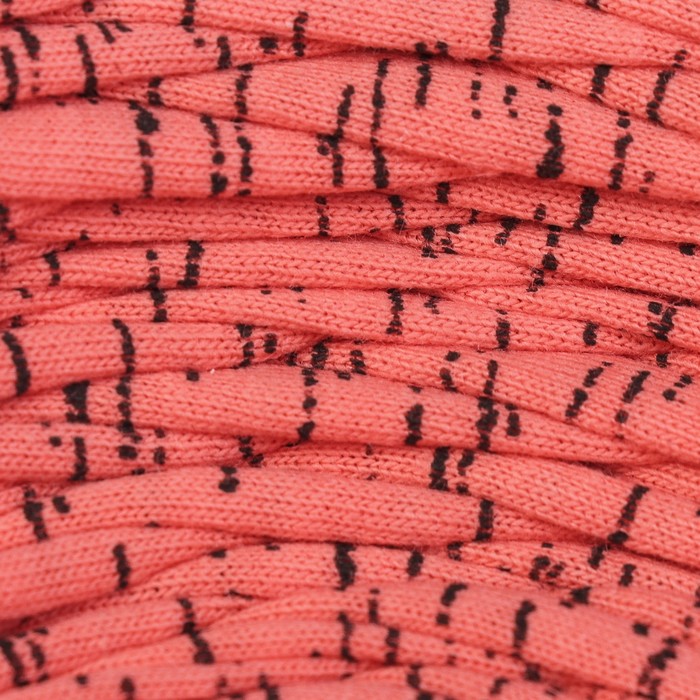 Пряжа трикотажная «Бейка Стиль», 110 м, 370 г, ширина 7–9 мм (9115, цвет «коралловый остров»)