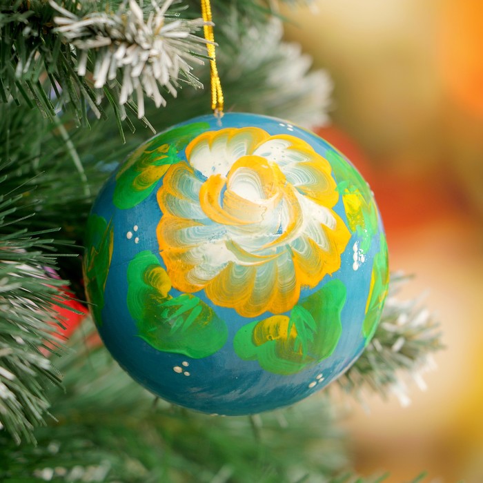 Подвеска новогодняя «Шар», оранжевый цветок, голубой фон, 7 см