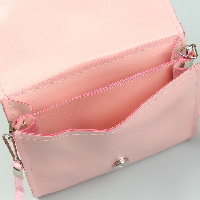 Сумка детская "Цветы", отдел на клапане, длинный ремень, цвет розовый