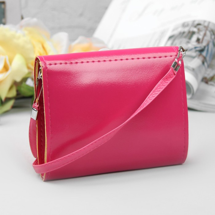 Сумка детская "Цветы", отдел на клапане, длинный ремень, цвет малиновый