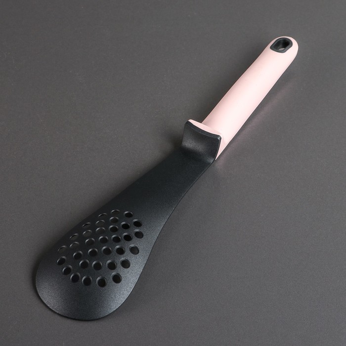 Набор посуды "Пинк", 4 предмета: кастрюли 8/6 л, сковорода 30х4,5 см, ковш 2 л 18х9,5 см, набор приборов 6 шт