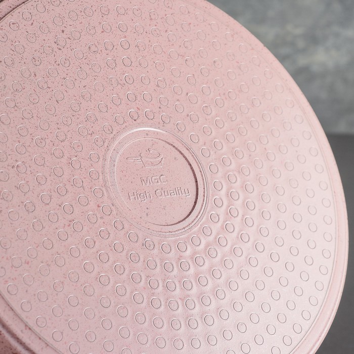 Набор посуды "Пинк", 4 предмета: кастрюли 8/6 л, сковорода 30х4,5 см, ковш 2 л 18х9,5 см, набор приборов 6 шт