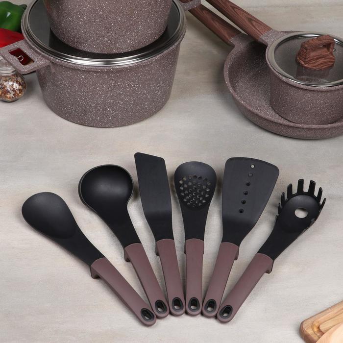 Набор посуды "Гранд", 4 предмета: кастрюли 8/6 л, сковорода 30х4,5 см, ковш 2 л 18х9,5 см, набор приборов 6 шт