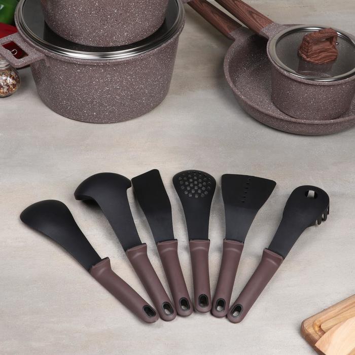 Набор посуды "Гранд", 4 предмета: кастрюли 8/6 л, сковорода 30х4,5 см, ковш 2 л 18х9,5 см, набор приборов 6 шт