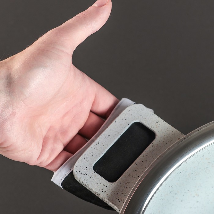 Набор посуды "Север", 4 предмета: кастрюли 8/6 л ,сковорода 30х4,5 см, ковш 2 л 18х9,5 см, набор приборов 6 шт