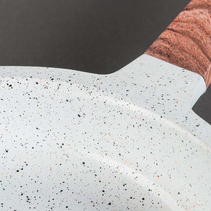 Набор посуды "Север", 4 предмета: кастрюли 8/6 л ,сковорода 30х4,5 см, ковш 2 л 18х9,5 см, набор приборов 6 шт