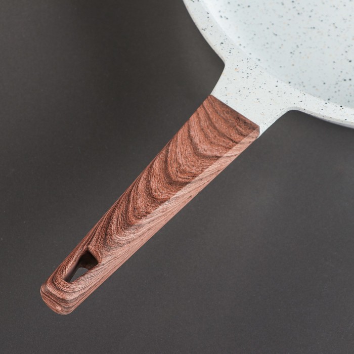 Набор посуды "Север", 4 предмета: кастрюли 8/6 л ,сковорода 30х4,5 см, ковш 2 л 18х9,5 см, набор приборов 6 шт