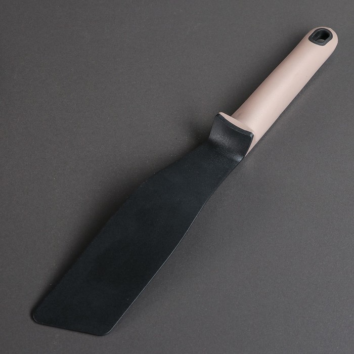 Набор посуды "Север", 4 предмета: кастрюли 8/6 л ,сковорода 30х4,5 см, ковш 2 л 18х9,5 см, набор приборов 6 шт