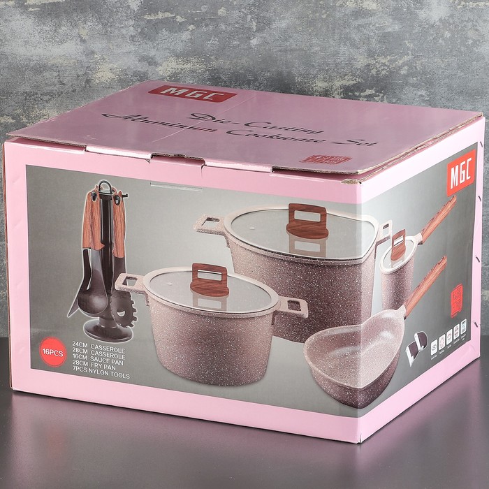 Набор посуды "Север", 4 предмета: кастрюли 8/6 л ,сковорода 30х4,5 см, ковш 2 л 18х9,5 см, набор приборов 6 шт