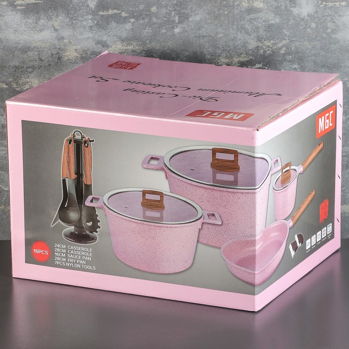 Набор посуды "Север", 4 предмета: кастрюли 8/6 л ,сковорода 30х4,5 см, ковш 2 л 18х9,5 см, набор приборов 6 шт