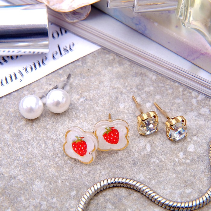 Пусеты 3 пары "Ягодка" клубника, цвет бело-красный в золоте