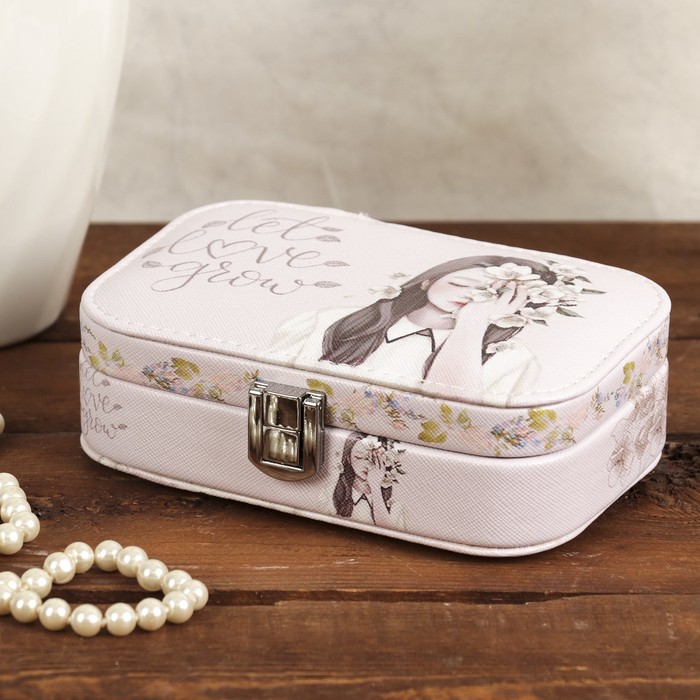 Шкатулка кожзам для украшений "Девушка с веточкой яблони" 4,5х15х10 см