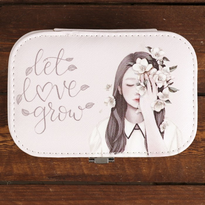 Шкатулка кожзам для украшений "Девушка с веточкой яблони" 4,5х15х10 см