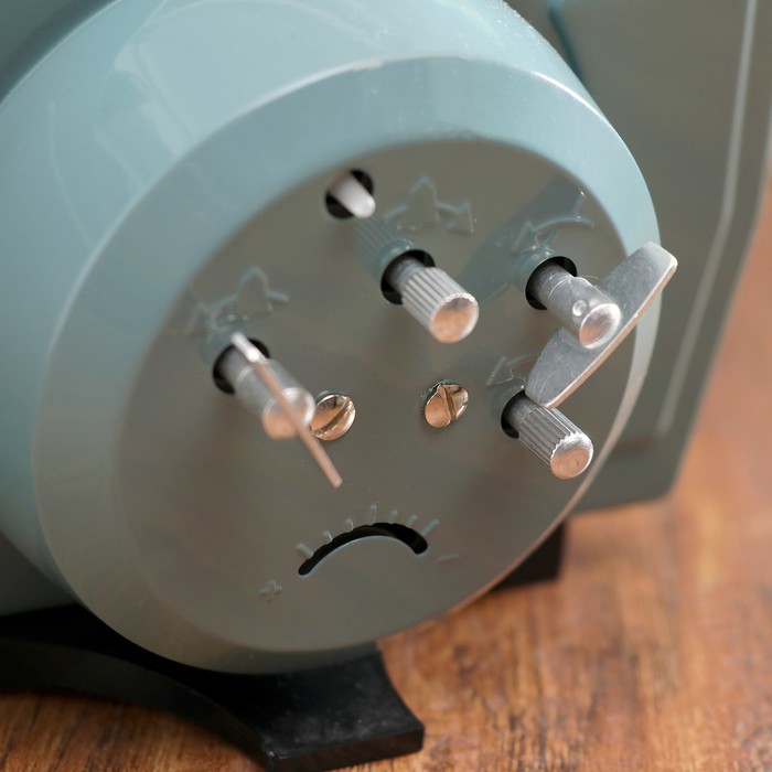 Будильник механический, термометр, дискретный ход, металл, хромированный, 7х8х10.5 см