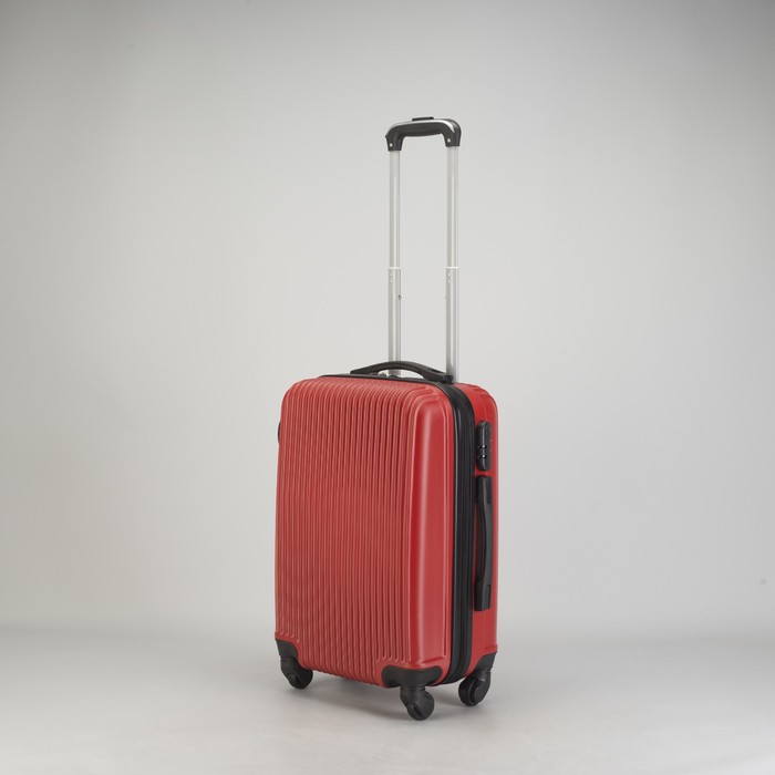 Чемодан малый "Полосы" 20", отдел на молнии, кодовый замок, 4 колеса, цвет красный