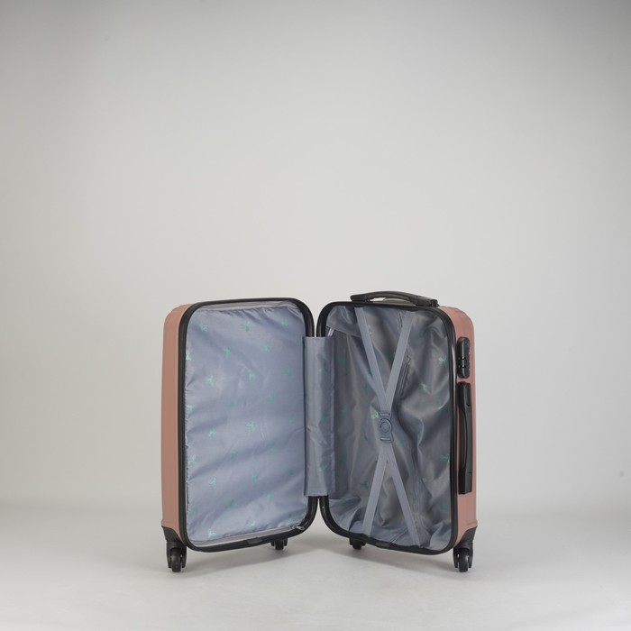 Чемодан малый "Полосы" 20", отдел на молнии, кодовый замок, 4 колеса, цвет пудровый