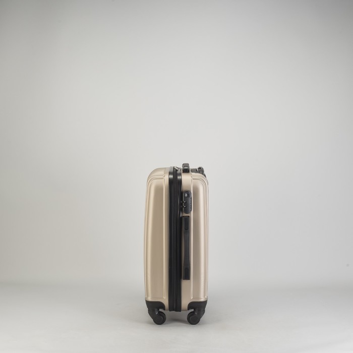 Чемодан малый "Полосы" 20", отдел на молнии, кодовый замок, 4 колеса, цвет бежевый