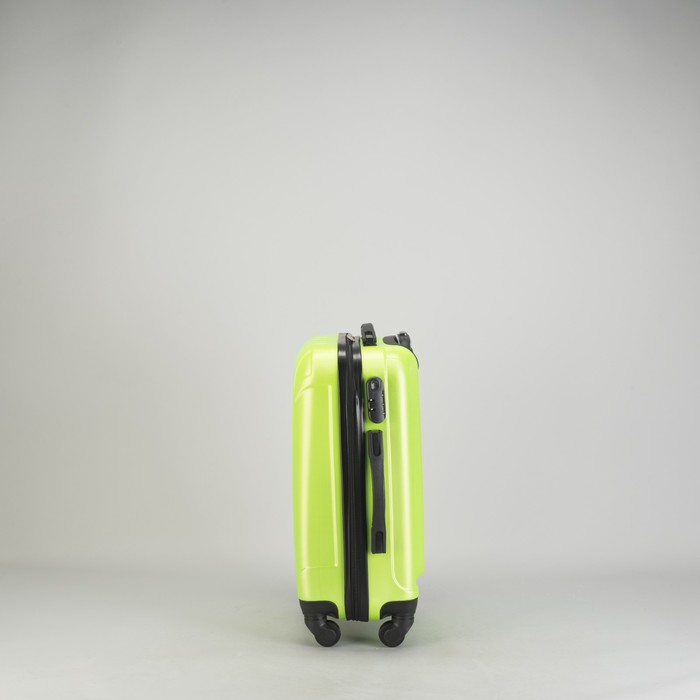 Чемодан малый "Сдвиг" 20", отдел на молнии, кодовый замок, 4 колеса, цвет зелёный