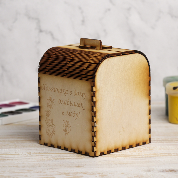 Коробка для декора "Хозяюшка в дому-оладышек в меду" из фанеры 9,5х12х9,5 см