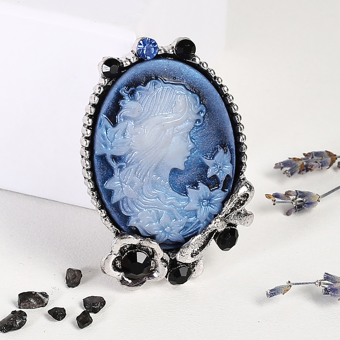Брошь "Камея" волшебница, цвет черно-синий в черненом серебре