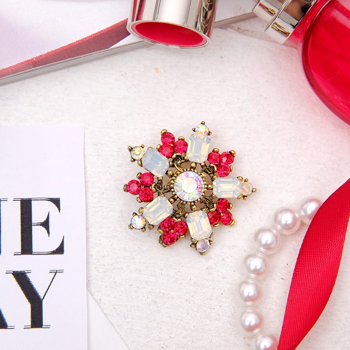 Брошь "Награда", цвет красно-белый в черненом золоте