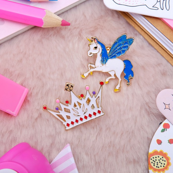 Набор значков "Пегас", цветные в золоте