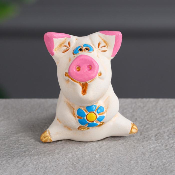 Статуэтка "Свинка с цветком"