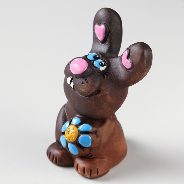 Статуэтка "Заяц с цветком"