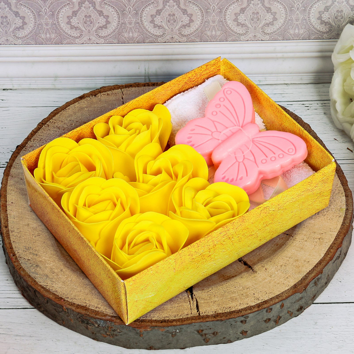 Подарочный набор "С днём учителя!": мыльные лепестки (6 шт.), полотенце, мыло
