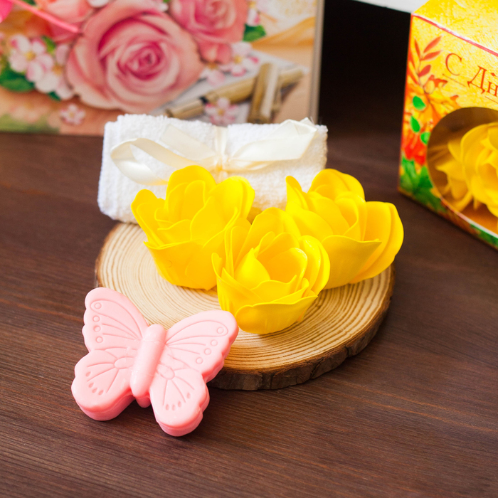 Подарочный набор "С днём учителя!": мыльные лепестки (6 шт.), полотенце, мыло