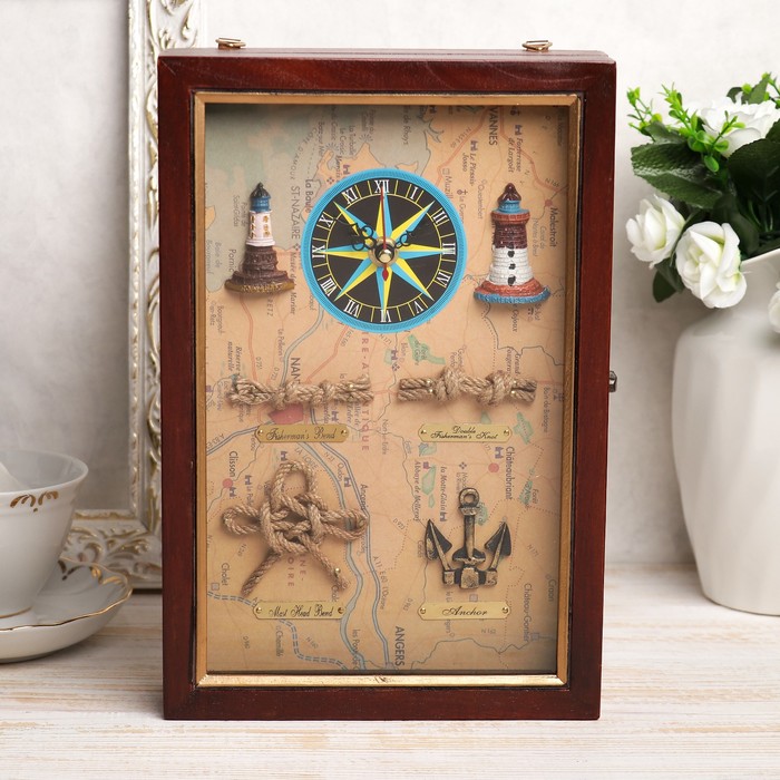 Ключница дерево 6 крючков с часами "Маяки" с золотой полосой 30х20х6 см