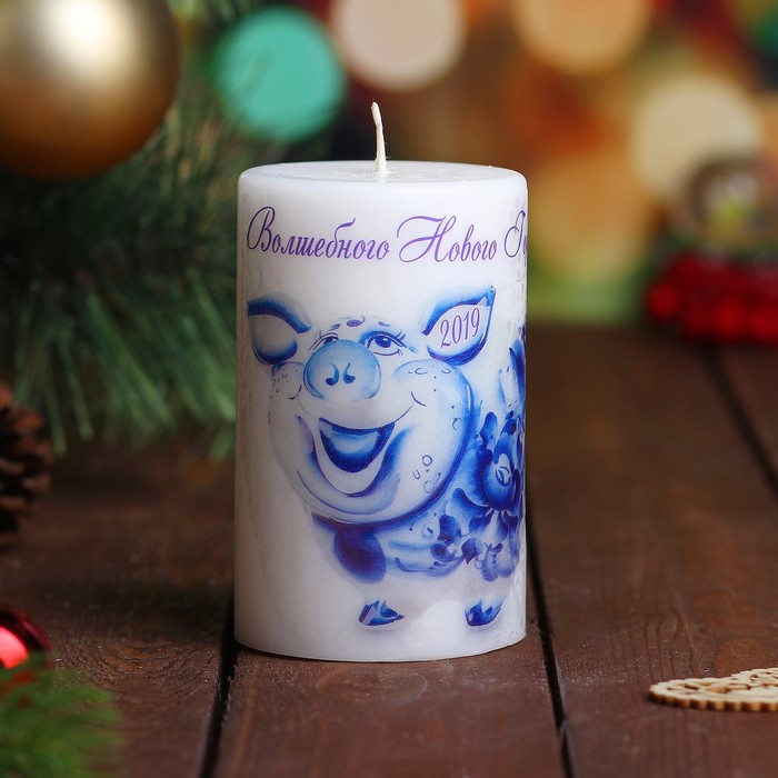 Свеча новогодняя "Хрюшка гжель" 7х11см