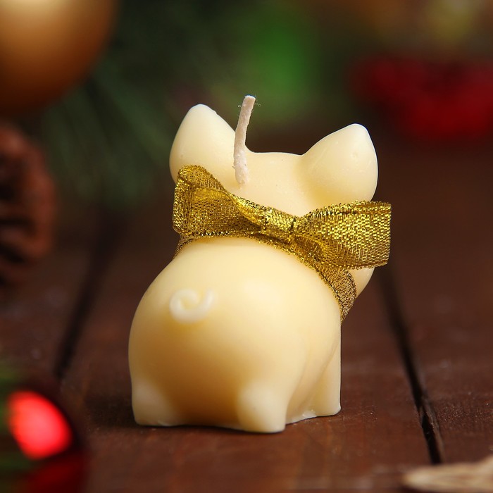 Свеча новогодняя "Поросёнок" молочная, 6,3х6см