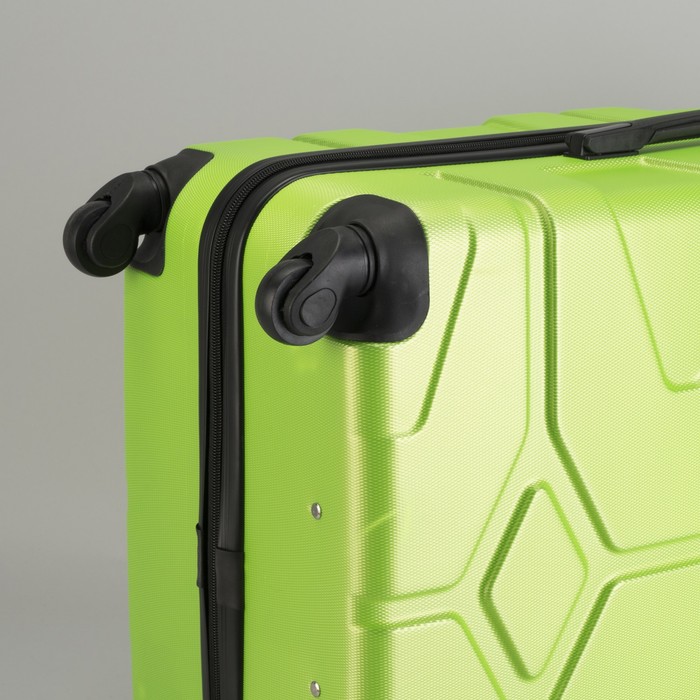 Чемодан большой "Доспехи" 28", отдел на молнии, кодовый замок, 4 колеса, цвет зелёный