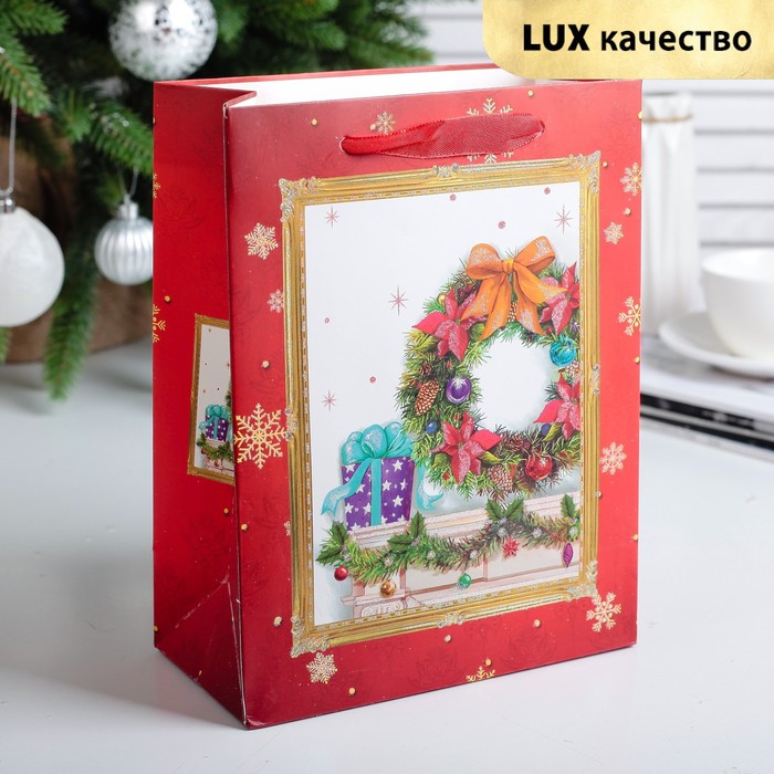 Пакет подарочный "Рождественский венок", люкс, 18 х 9 х 23 см