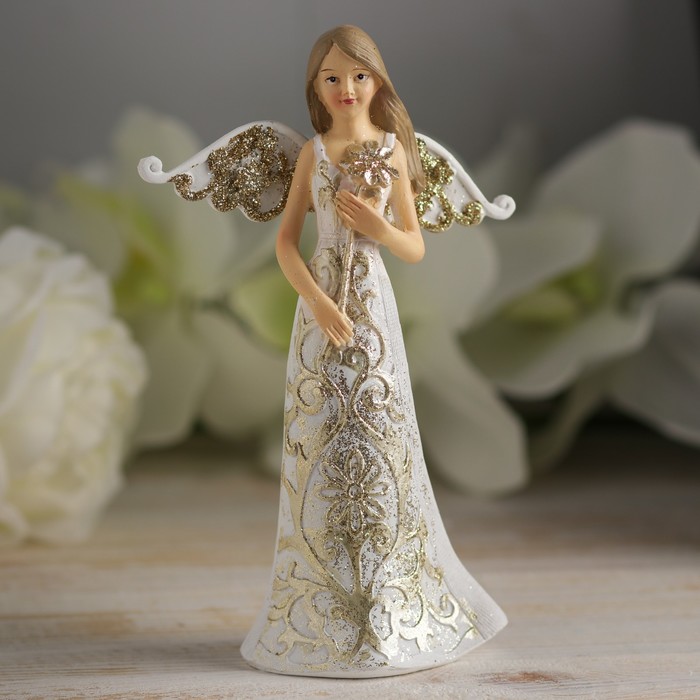 Сувенир полистоун "Ангел-девушка с золотой ромашкой" 16,5х10х5 см