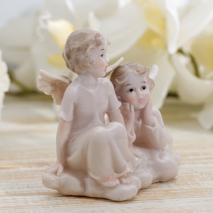 Сувенир полистоун лак "Ангелочки на облачке" 11х14,5х6,5 см