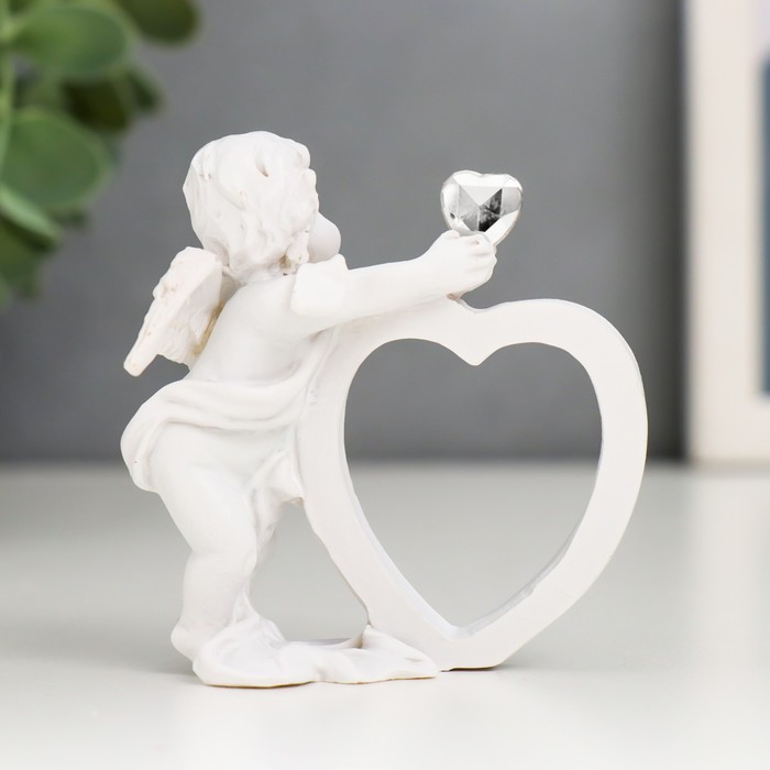 Сувенир полистоун "Ангел белоснежный с сердцем и кристаллом" МИКС 6,5х6,5х4,5 см