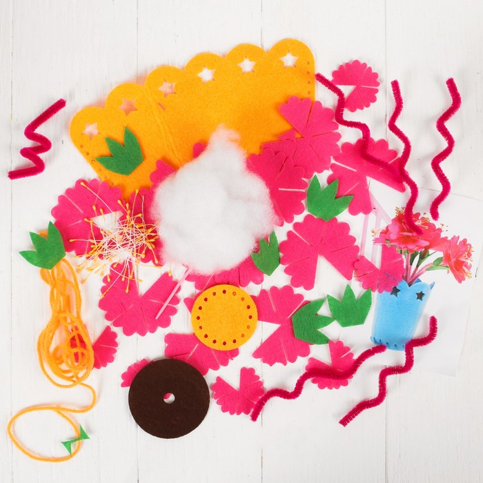 Набор для создания букета в горшочке из фетра "Розовое чудо" с иглой, меховые палочки