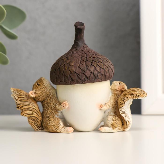 Сувенир полистоун "Два бельчонка с жёлудем"