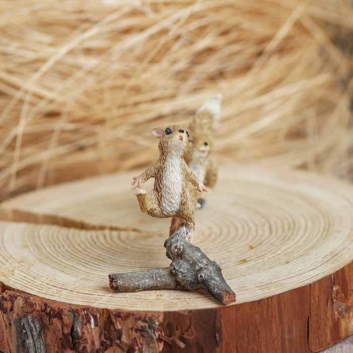 Сувенир полистоун "Два бельчонка на ветке"