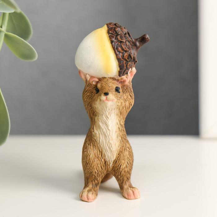 Сувенир полистоун "Бельчонок с жёлудем - победа"